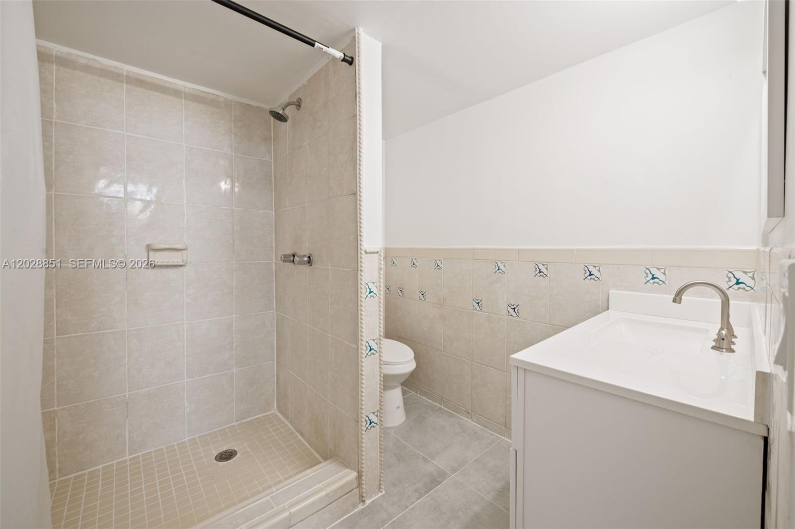 SAMARI LAKE EAST CONDO - Residential Lease