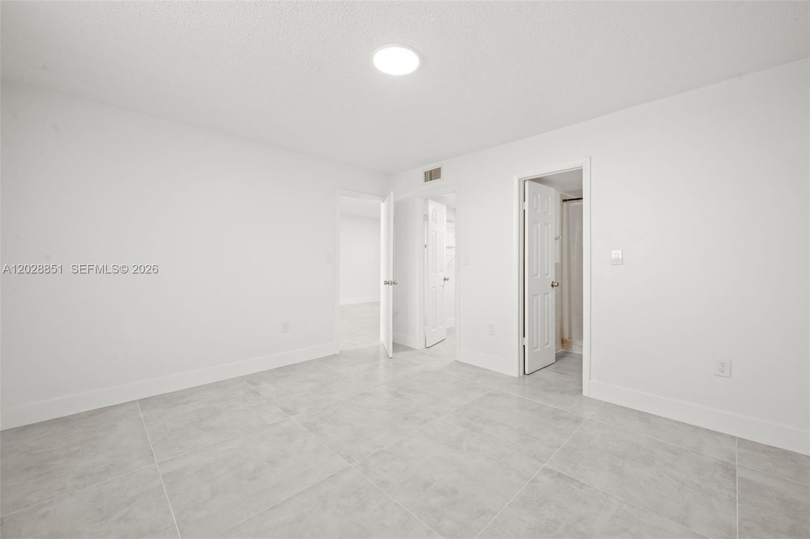 SAMARI LAKE EAST CONDO - Residential Lease