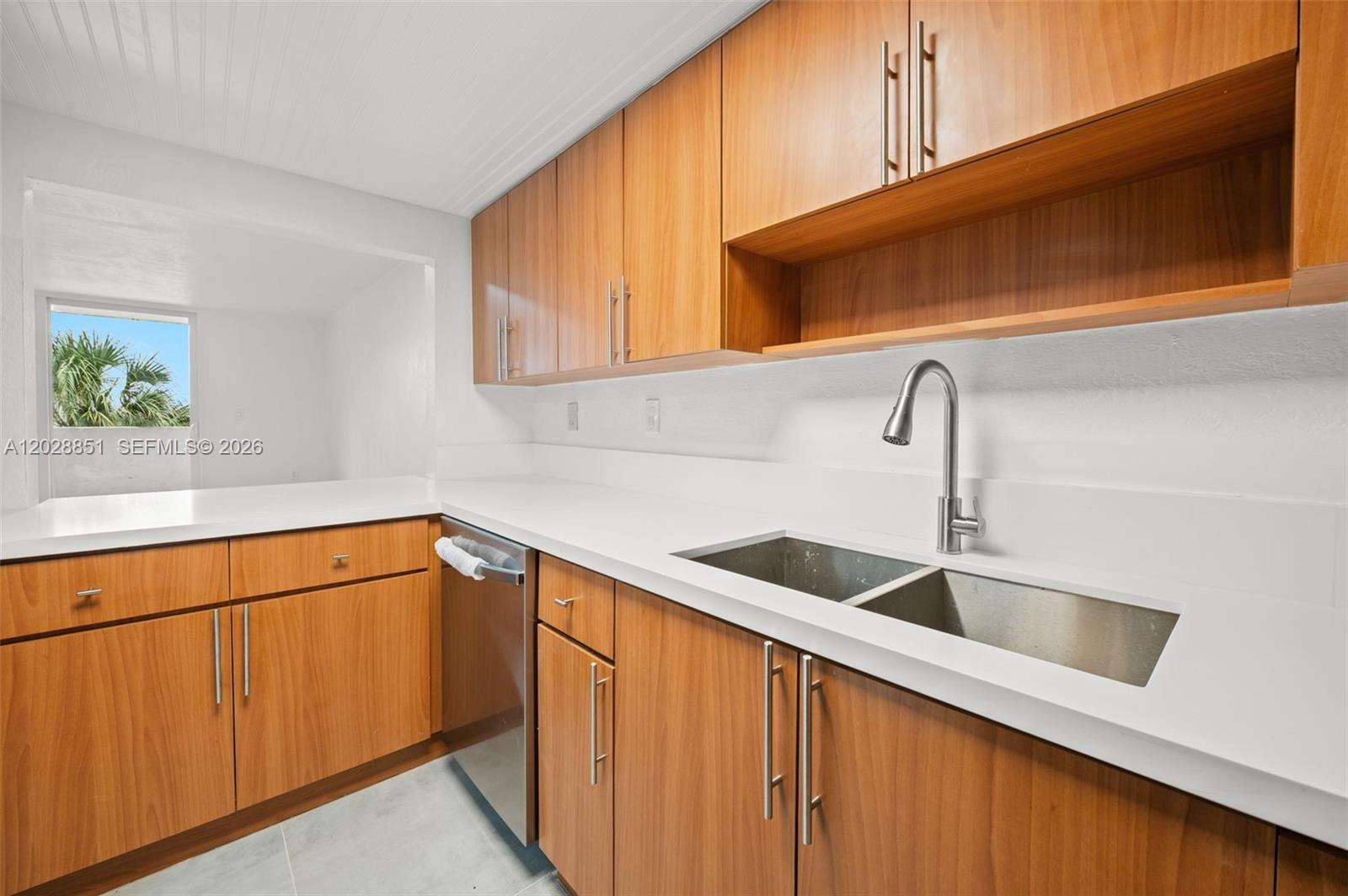 SAMARI LAKE EAST CONDO - Residential Lease