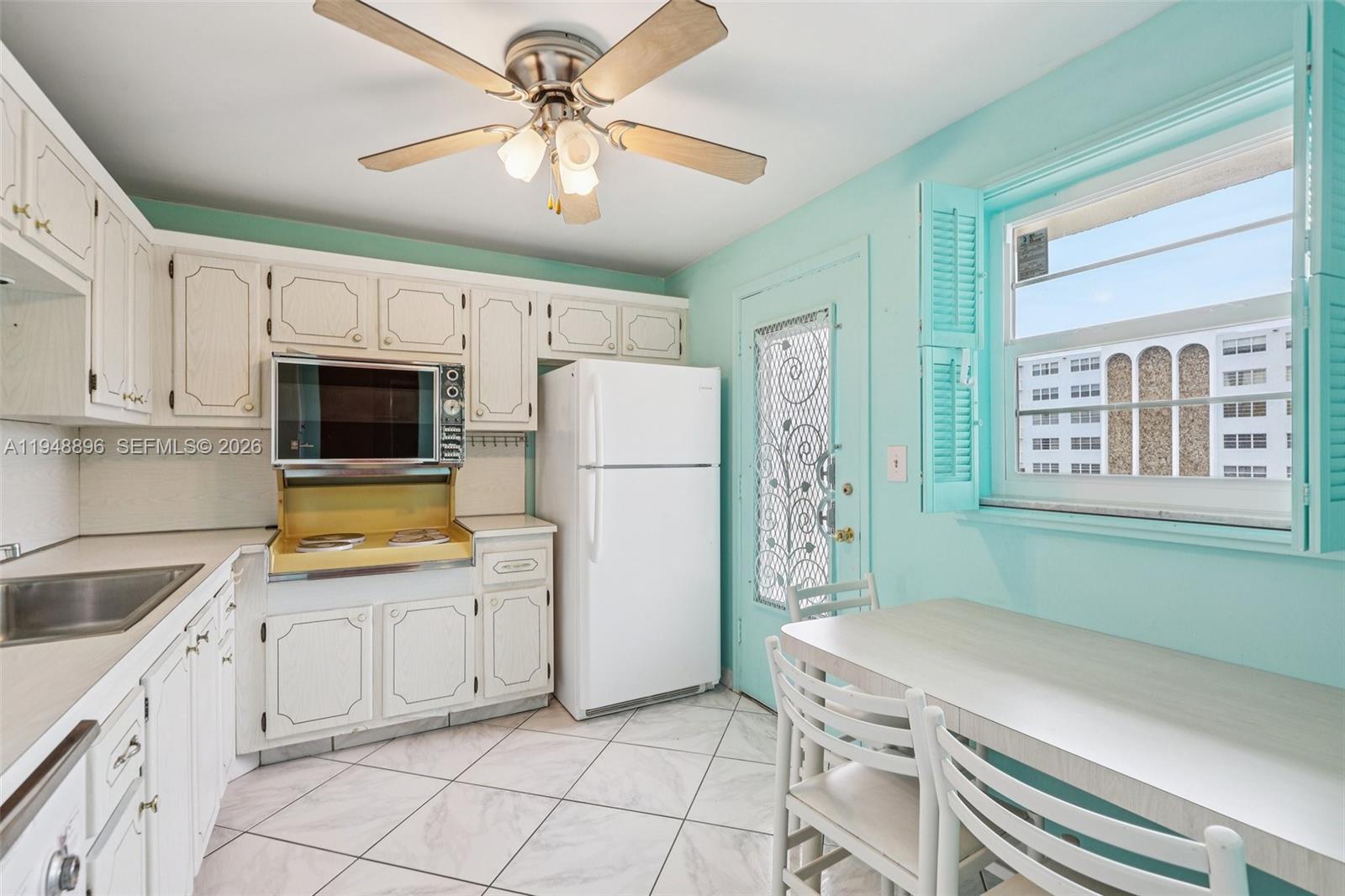 MEADOWBROOK TOWERS CONDO - Residential