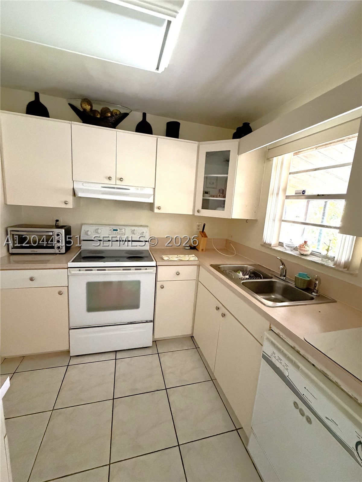 KENDALE LAKES WEST TOWNHO - Residential