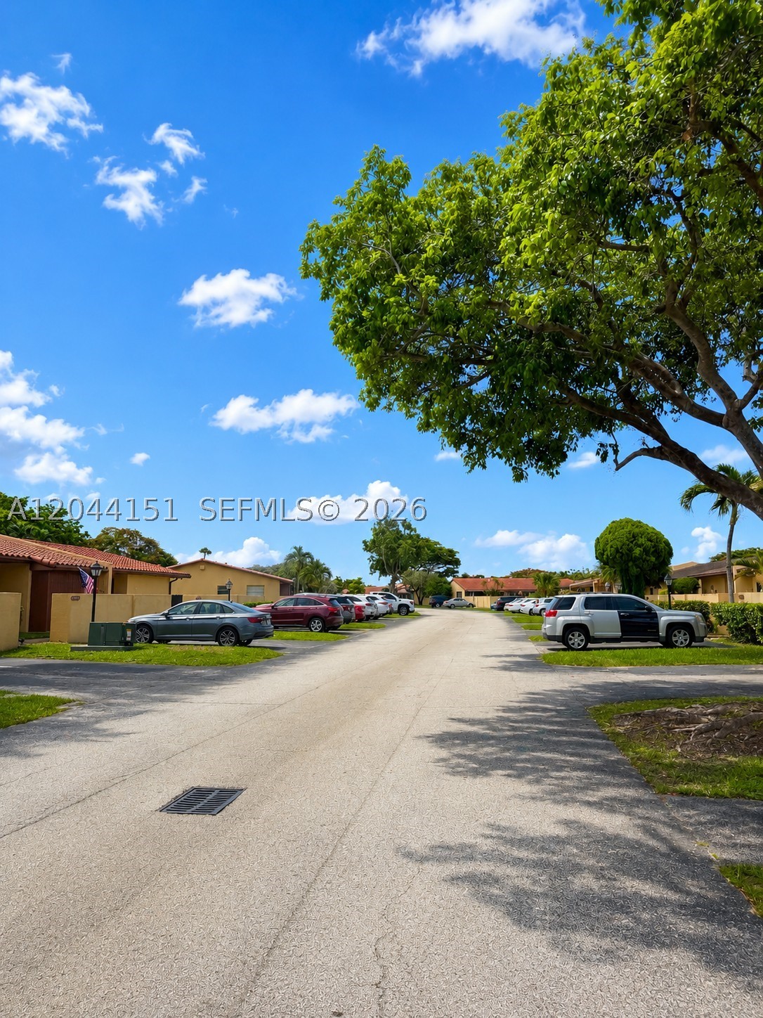 KENDALE LAKES WEST TOWNHO - Residential