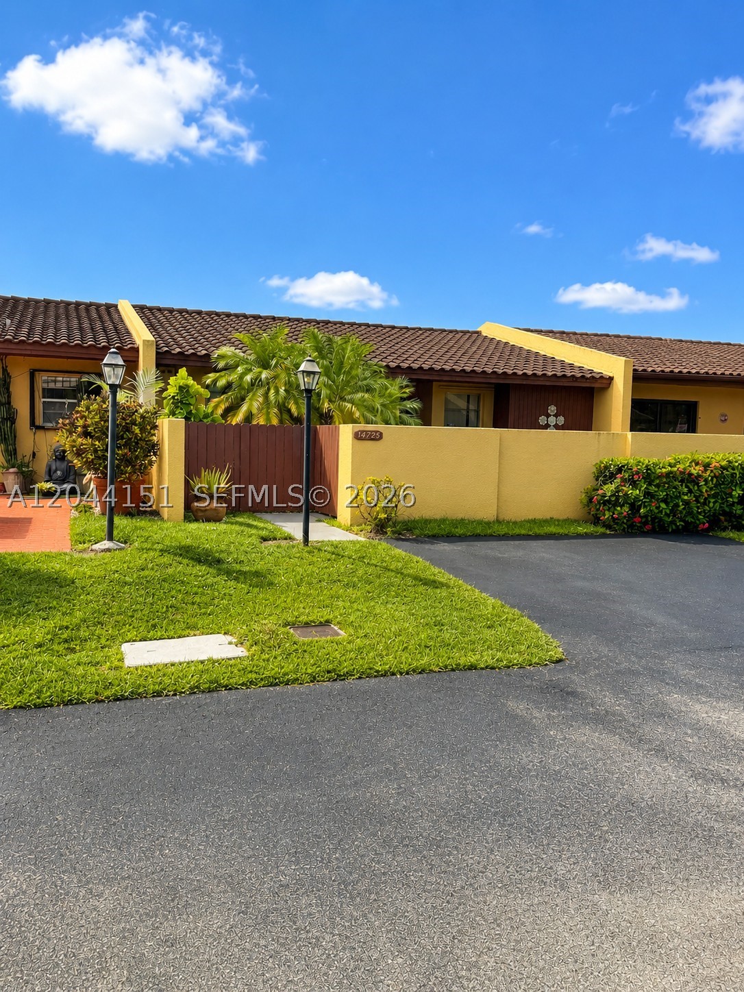 KENDALE LAKES WEST TOWNHO - Residential