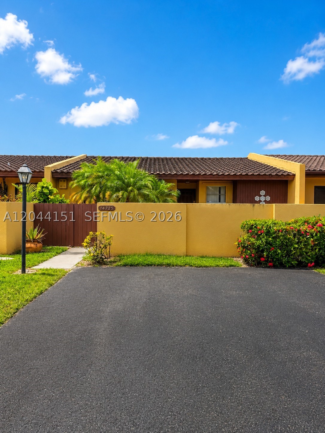 KENDALE LAKES WEST TOWNHO - Residential
