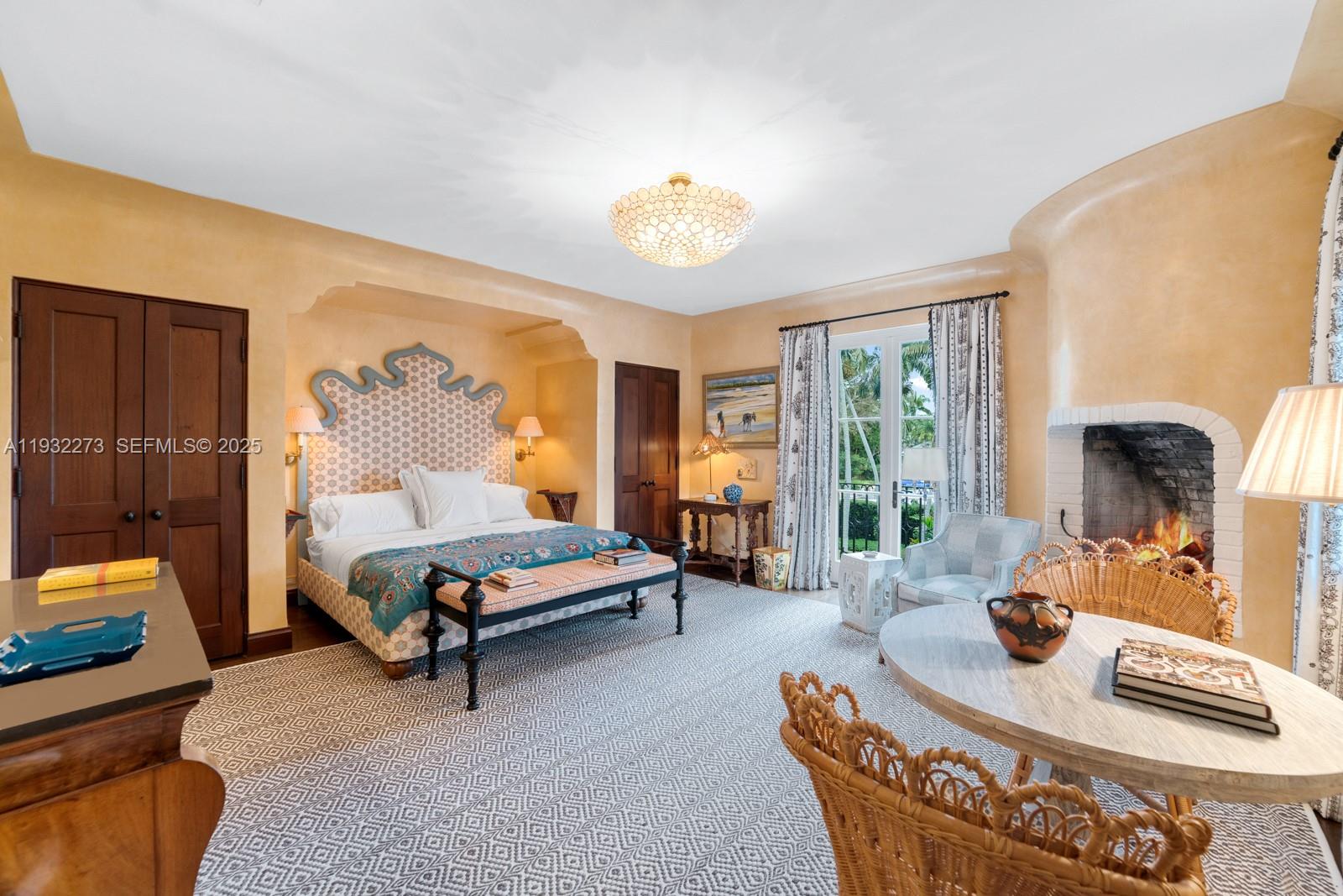 THE MOORINGS - Residential