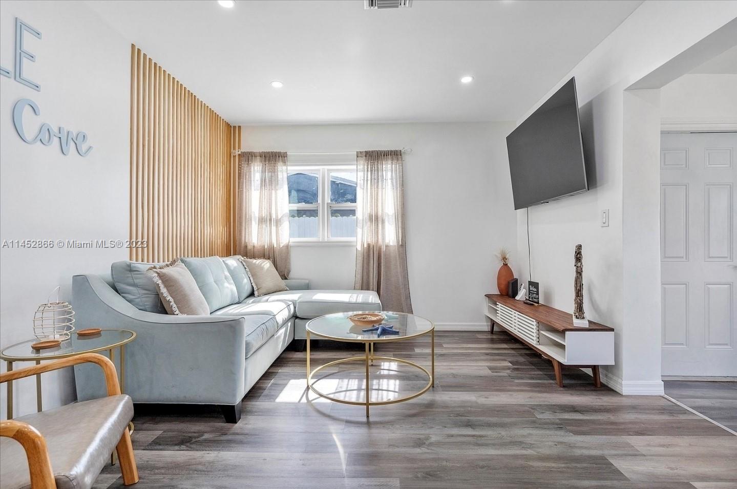 COLLIER ESTATES 3RD ADD - Residential