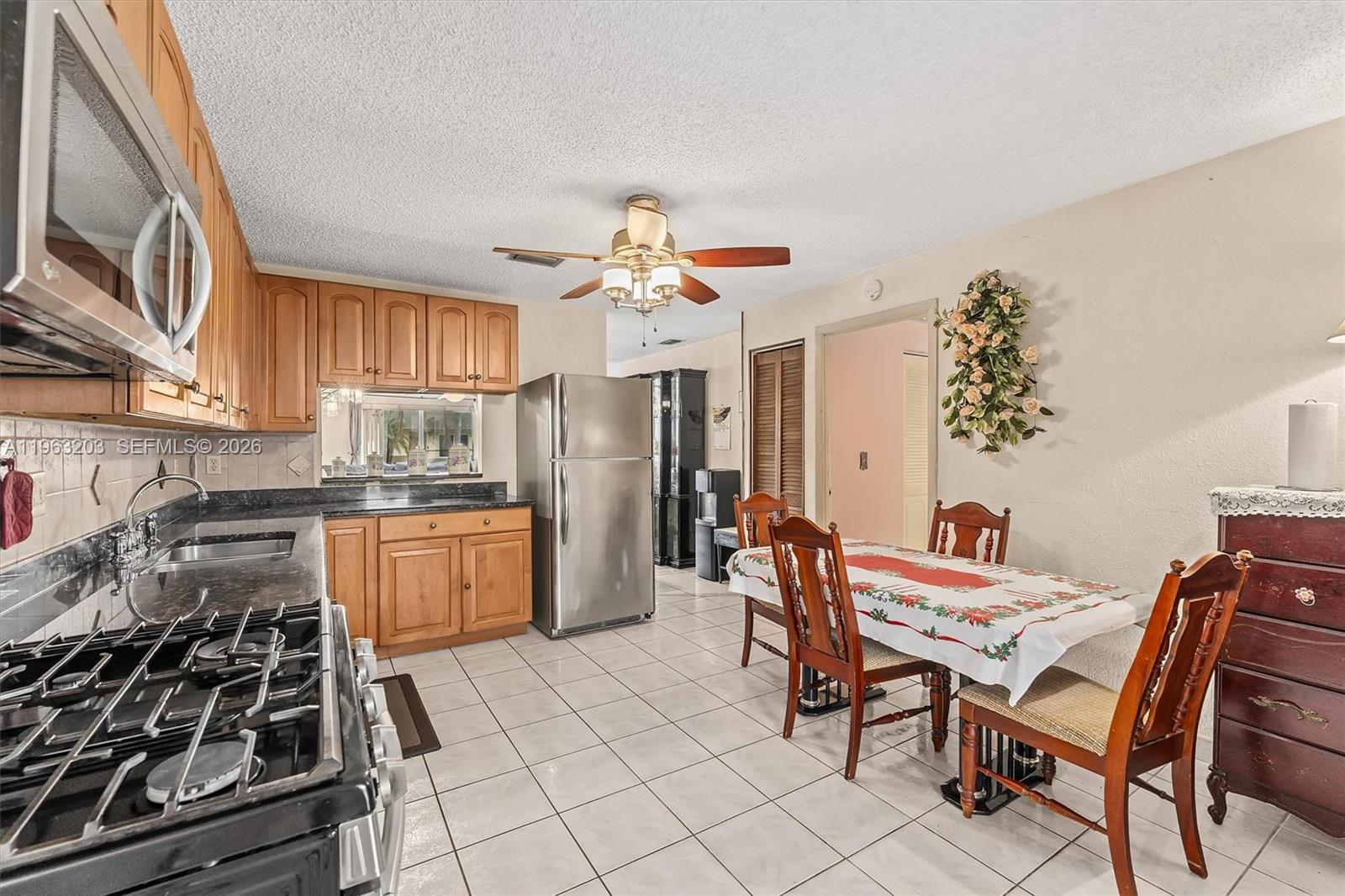 LEE'S CROSSING - Residential