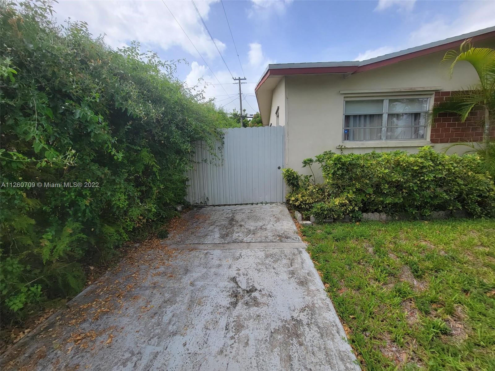 SO MIAMI HEIGHTS ADDN E - Residential Lease