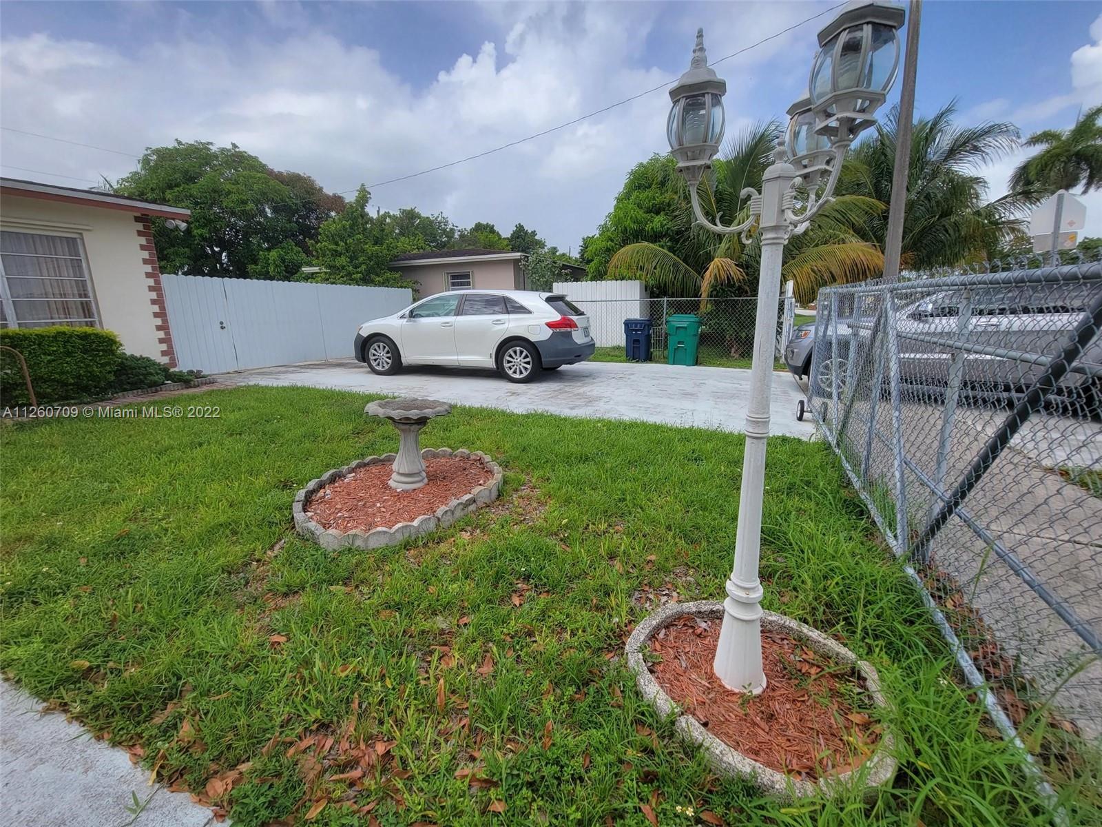 SO MIAMI HEIGHTS ADDN E - Residential Lease