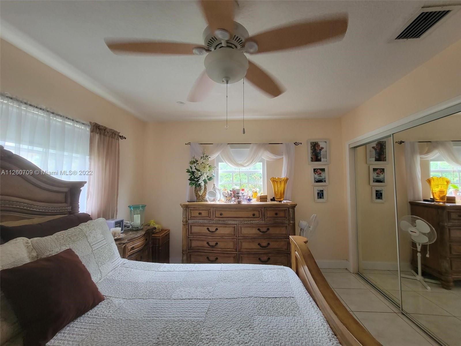 SO MIAMI HEIGHTS ADDN E - Residential Lease