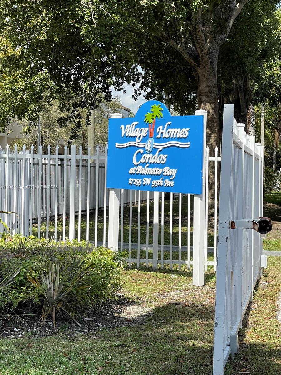 Welcome to 17255 SW 95th Terrace, Unit 462—a hidden gem ready for your personal touch. This cozy 1-bedroom, 1-bathroom with a den condo-unit is nestled in the heart of Palmetto Bay, offering a great opportunity for first-time homebuyers or savvy investors.
While the unit does require some TLC, it boasts excellent potential to become a comfortable home or a lucrative rental property. Located in a well-maintained community with ample amenities and convenient access to shopping, dining, and top-rated schools, this property is a smart investment in a sought-after area.
Bring your vision and creativity to transform this condo into a space you'll love. Don't miss this chance to own a piece of Palmetto Bay at an affordable price! Schedule your showing today.