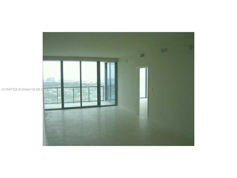 BLUE CONDO - Residential Lease
