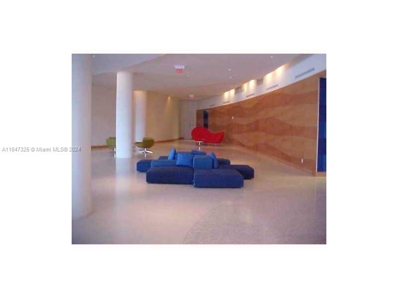BLUE CONDO - Residential Lease