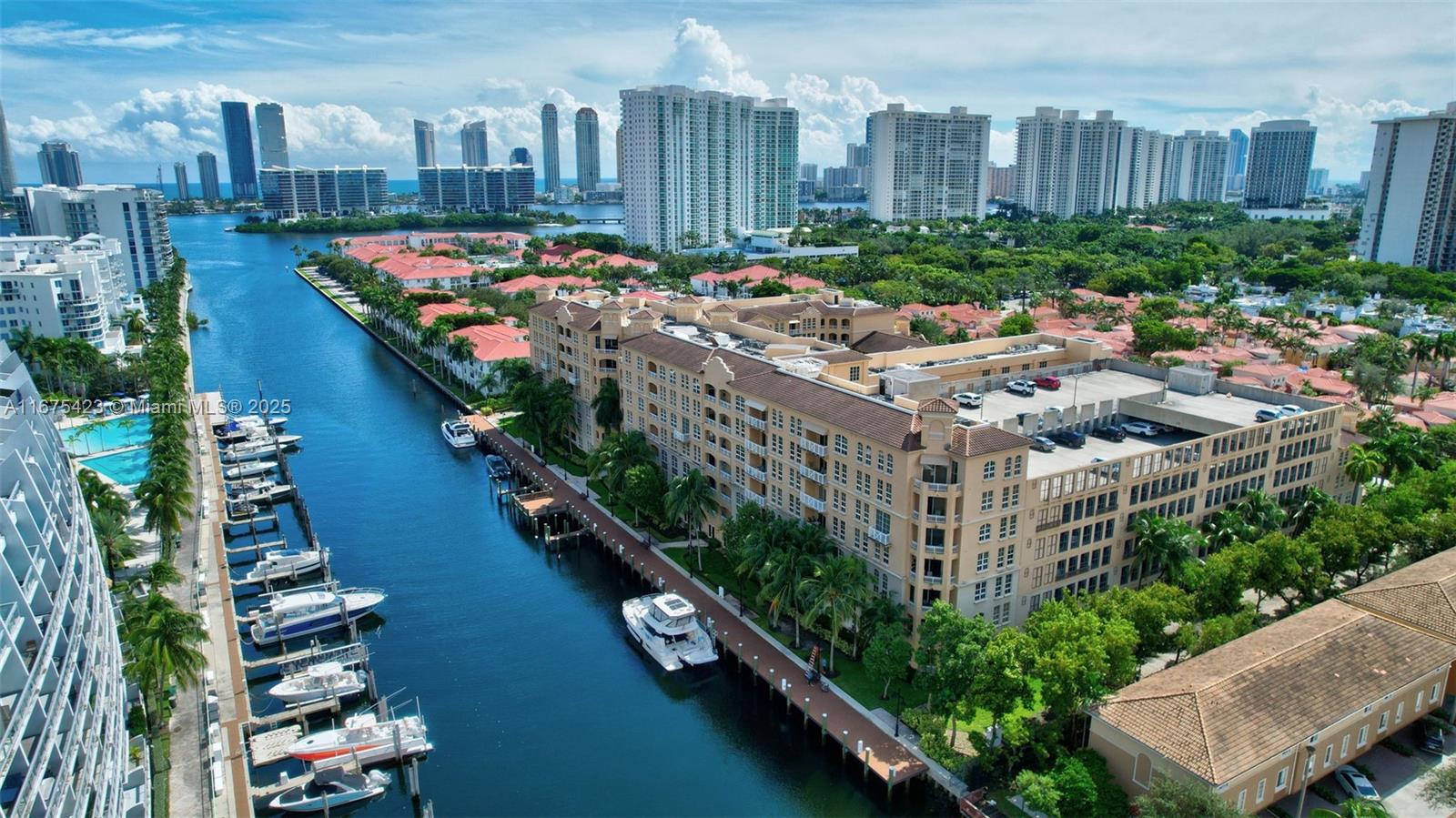 ALAQUA CONDO - Residential