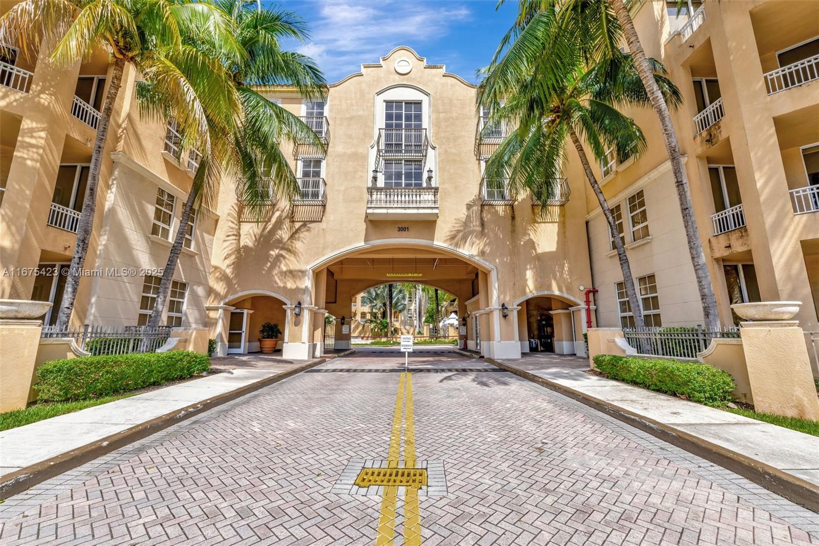 ALAQUA CONDO - Residential