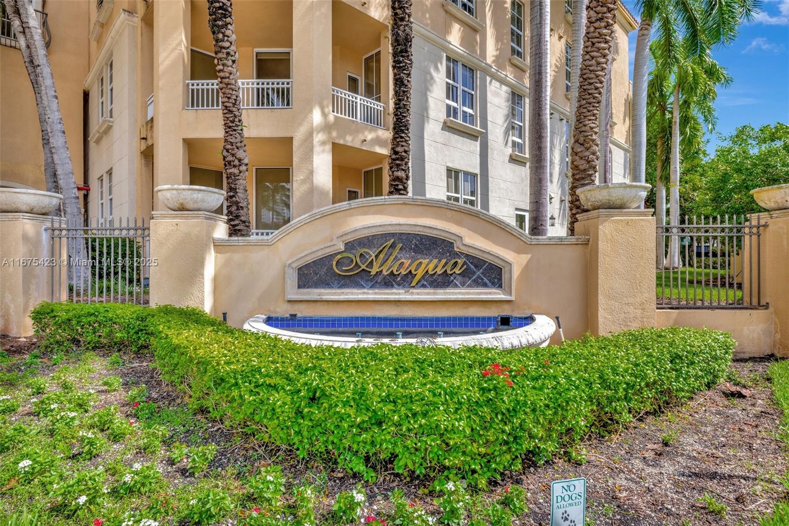 ALAQUA CONDO - Residential