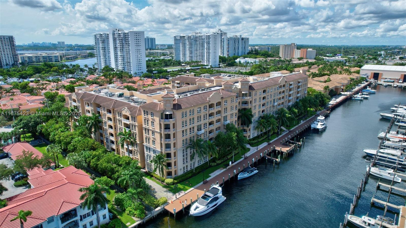 ALAQUA CONDO - Residential