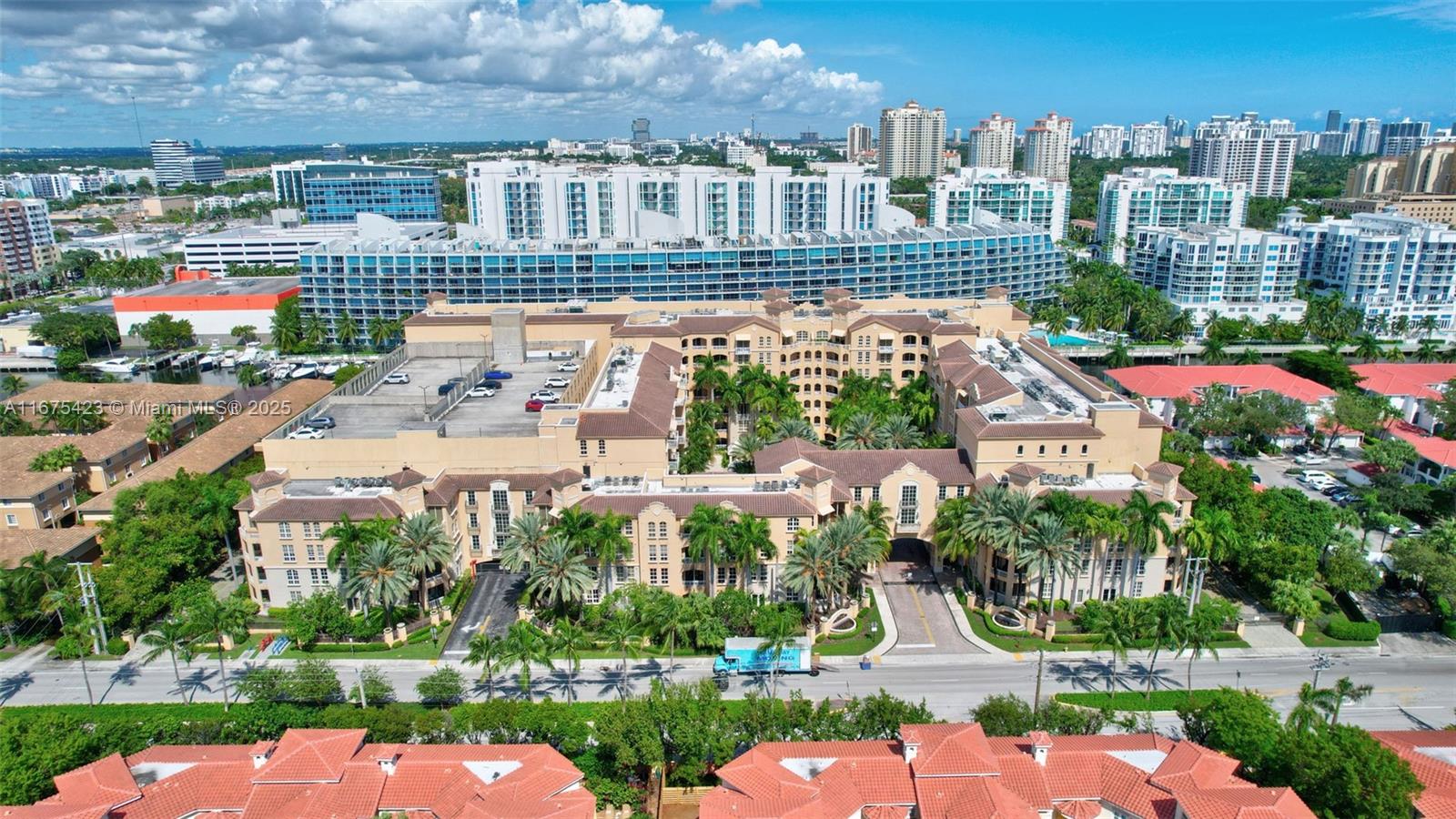 ALAQUA CONDO - Residential