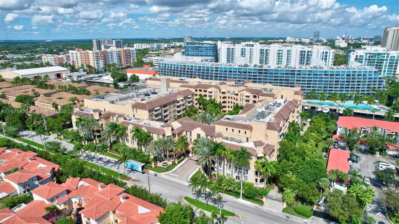 ALAQUA CONDO - Residential