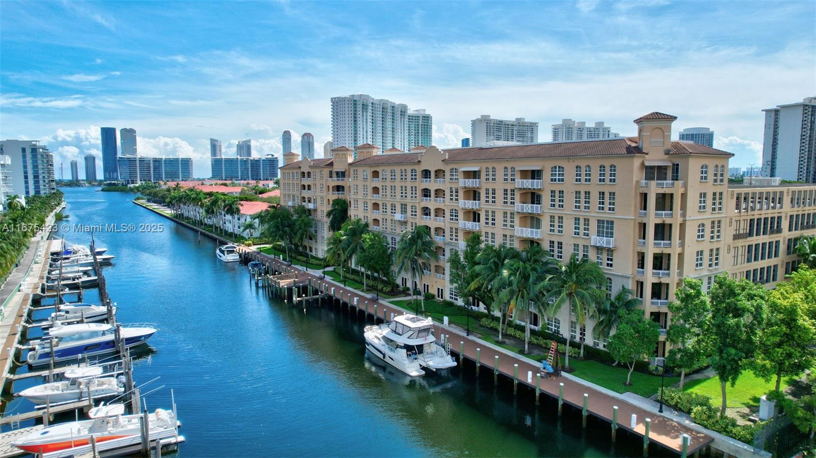 ALAQUA CONDO - Residential
