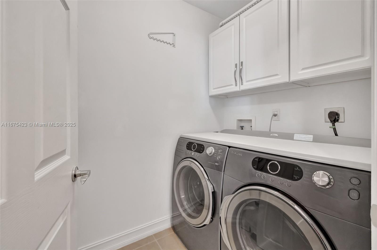 ALAQUA CONDO - Residential