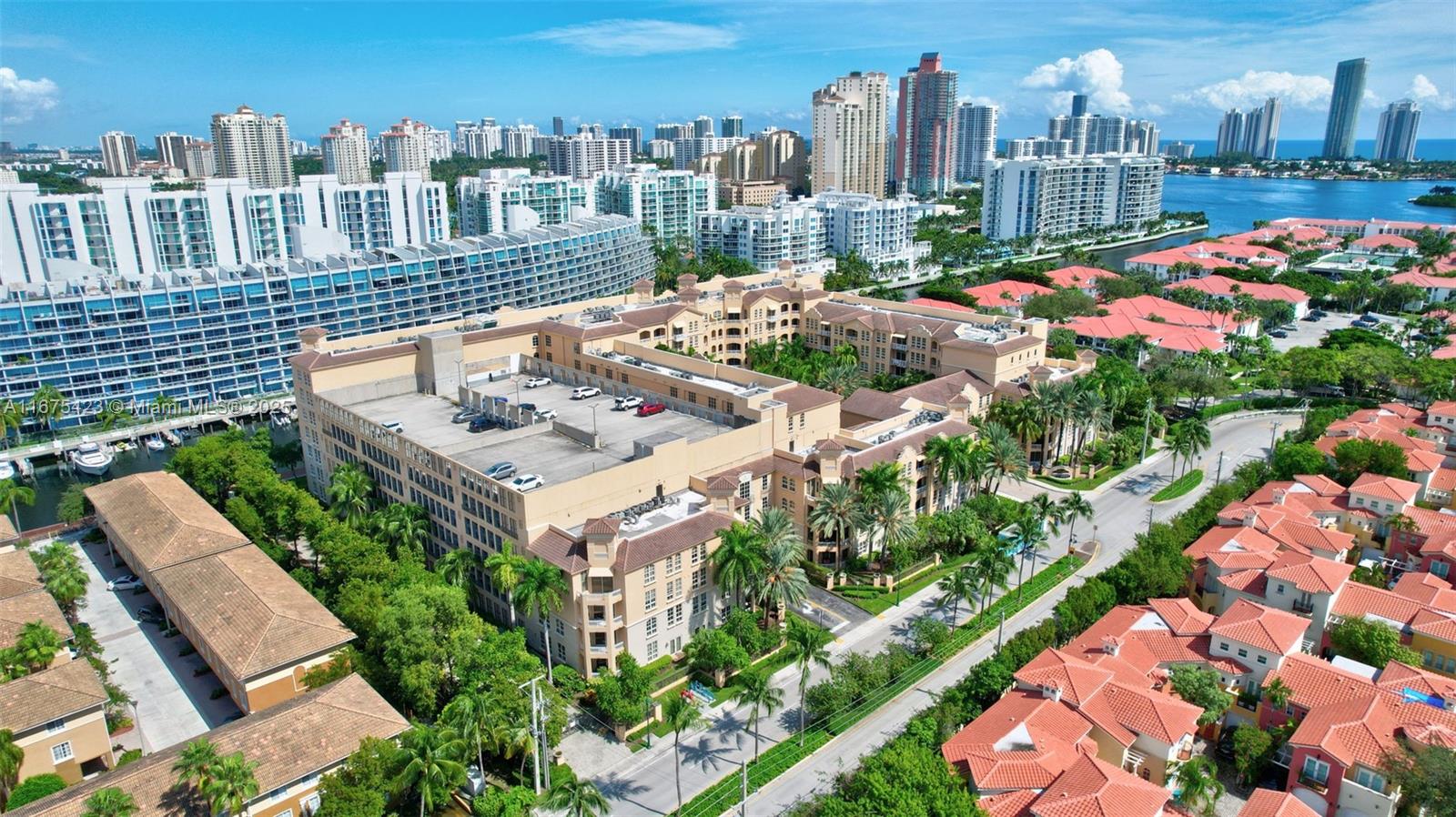 ALAQUA CONDO - Residential