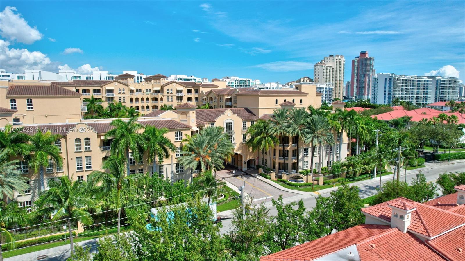ALAQUA CONDO - Residential