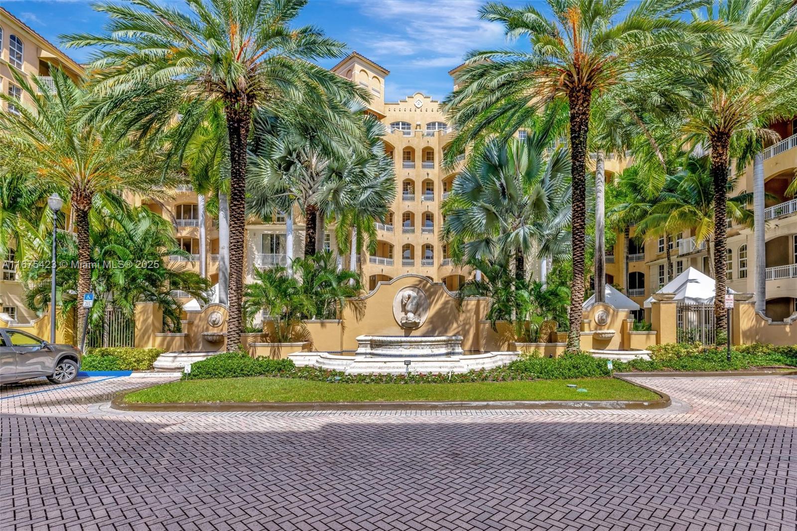 ALAQUA CONDO - Residential