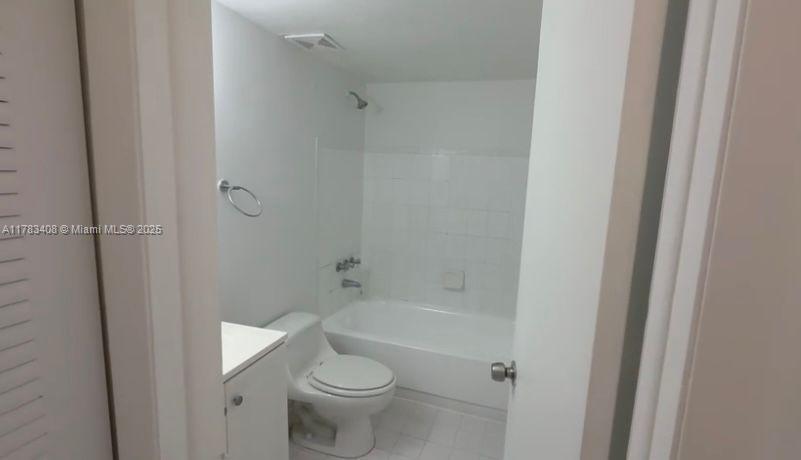 NEW WORLD CONDO APTS III - Residential