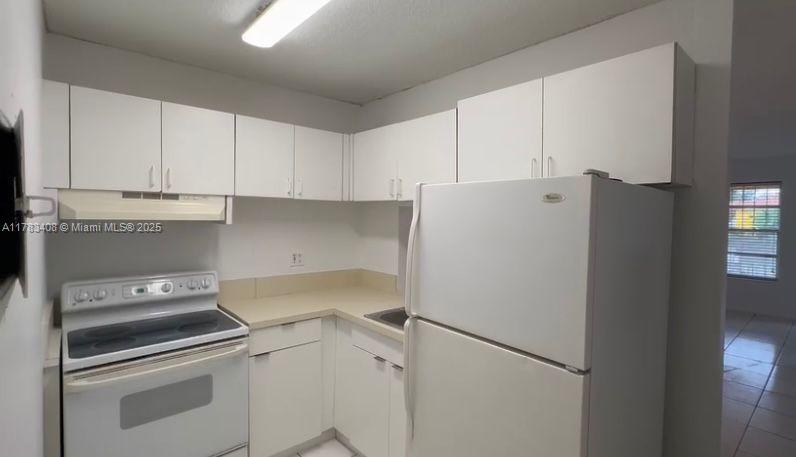 NEW WORLD CONDO APTS III - Residential