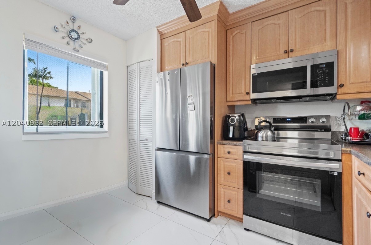 MALIBU NORTH CONDO - Residential