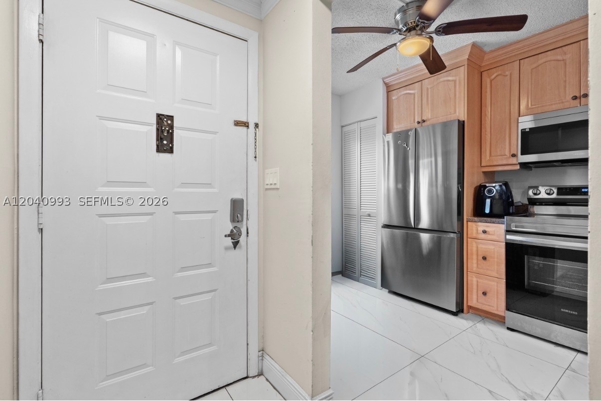 MALIBU NORTH CONDO - Residential