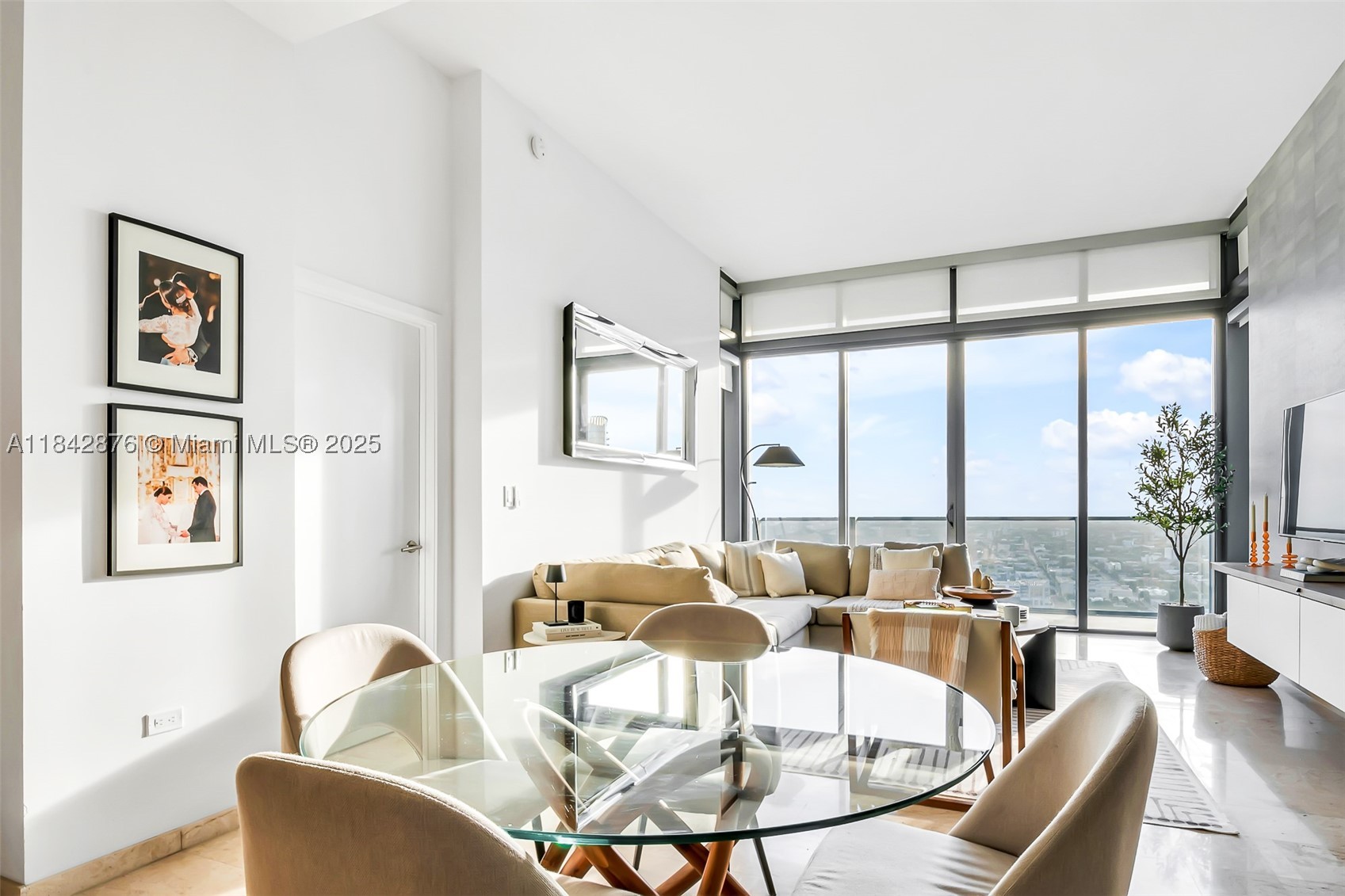 RISE CONDO - Residential