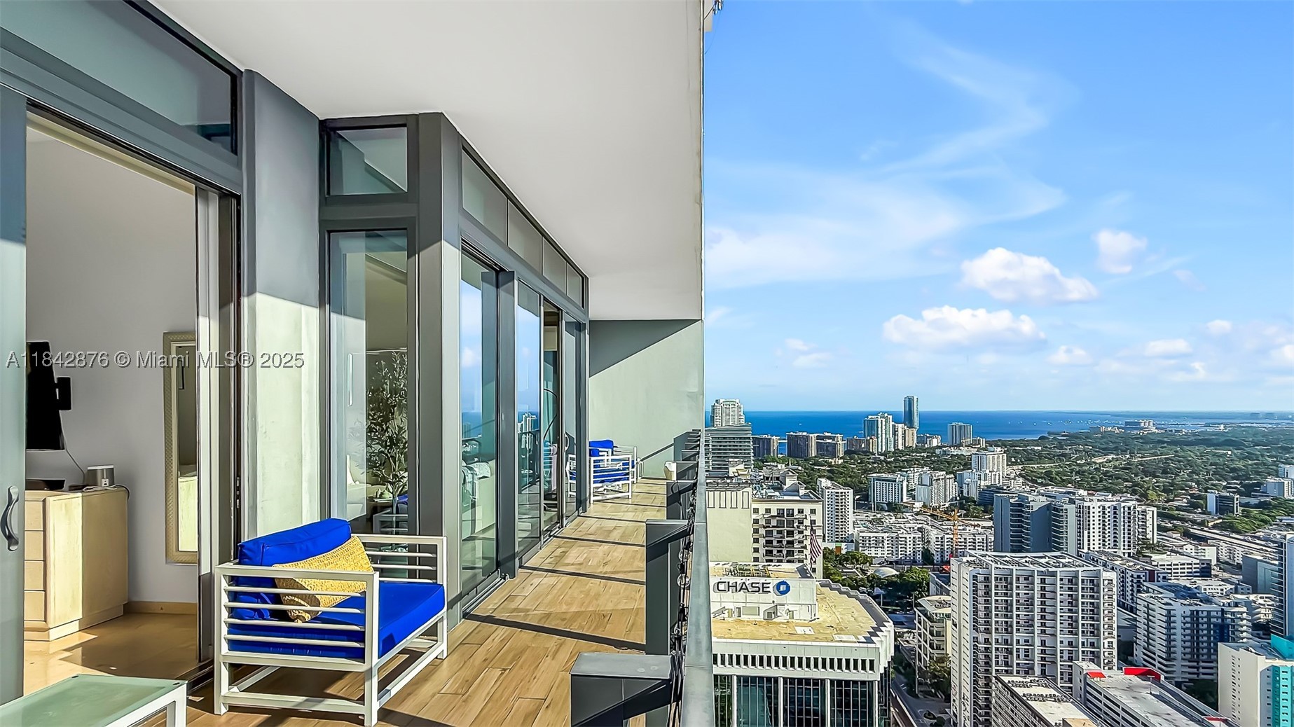 RISE CONDO - Residential
