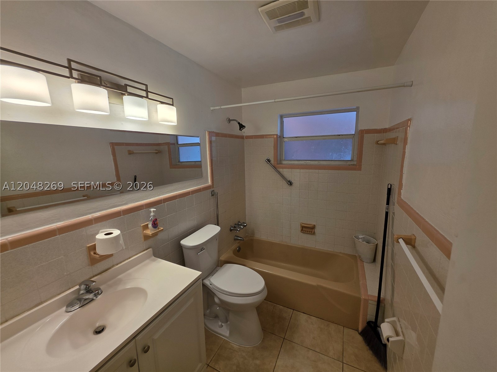 BEVERLY PARK - Residential Lease