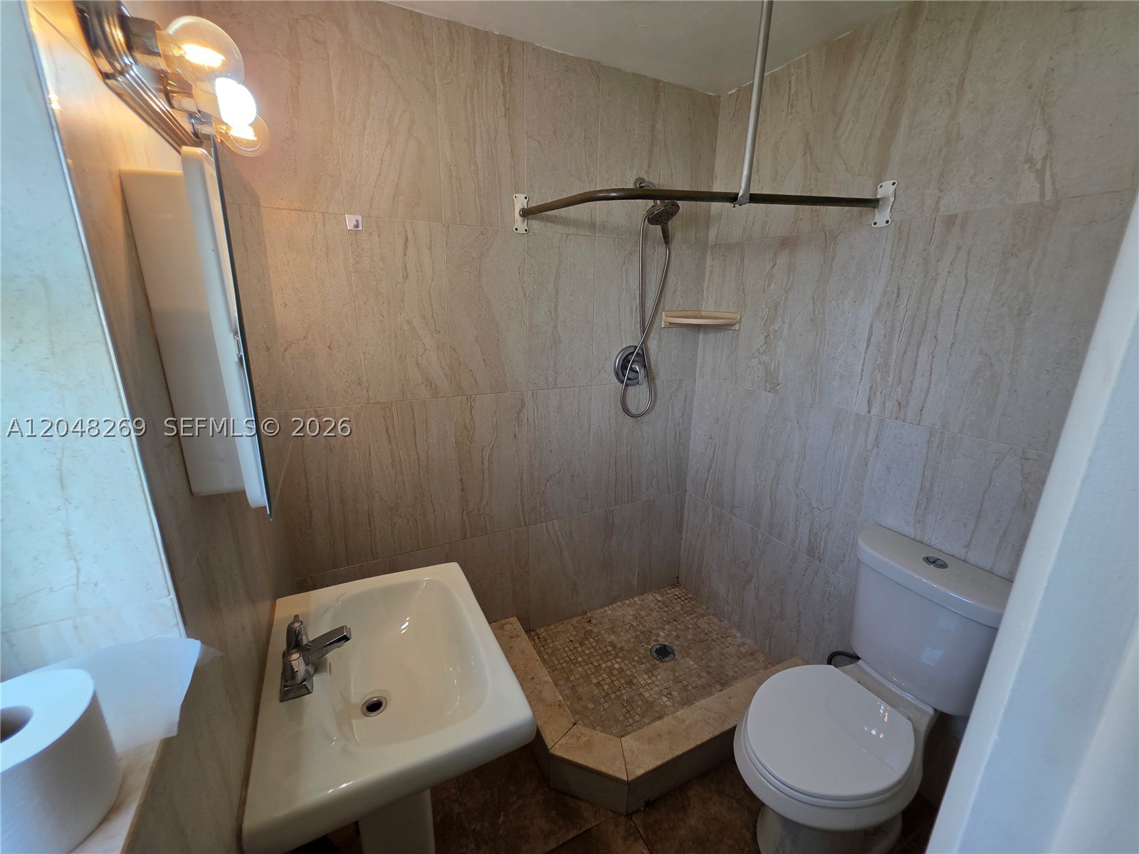 BEVERLY PARK - Residential Lease