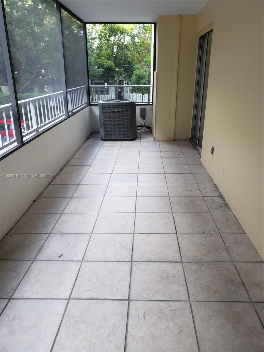 VIRGINIA OAKS CONDO - Residential Lease