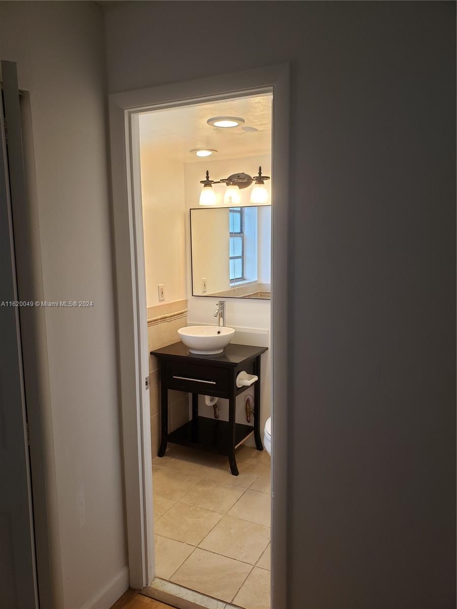 VIRGINIA OAKS CONDO - Residential Lease