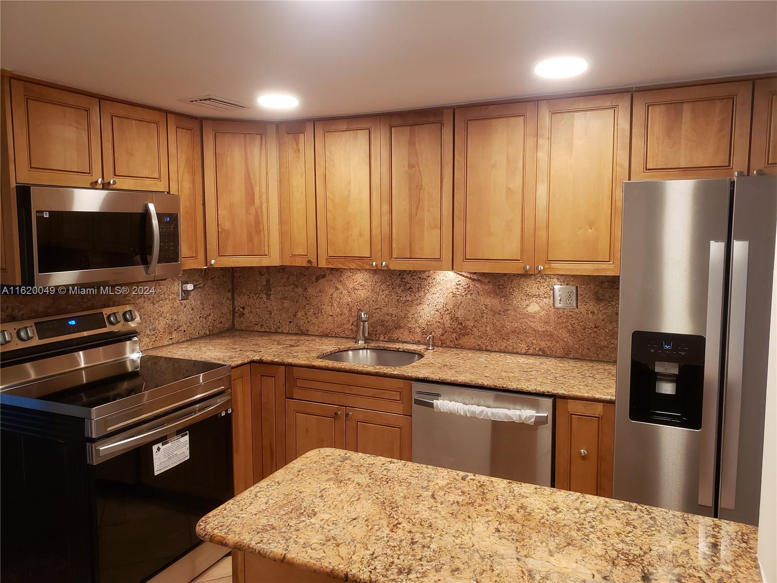 VIRGINIA OAKS CONDO - Residential Lease