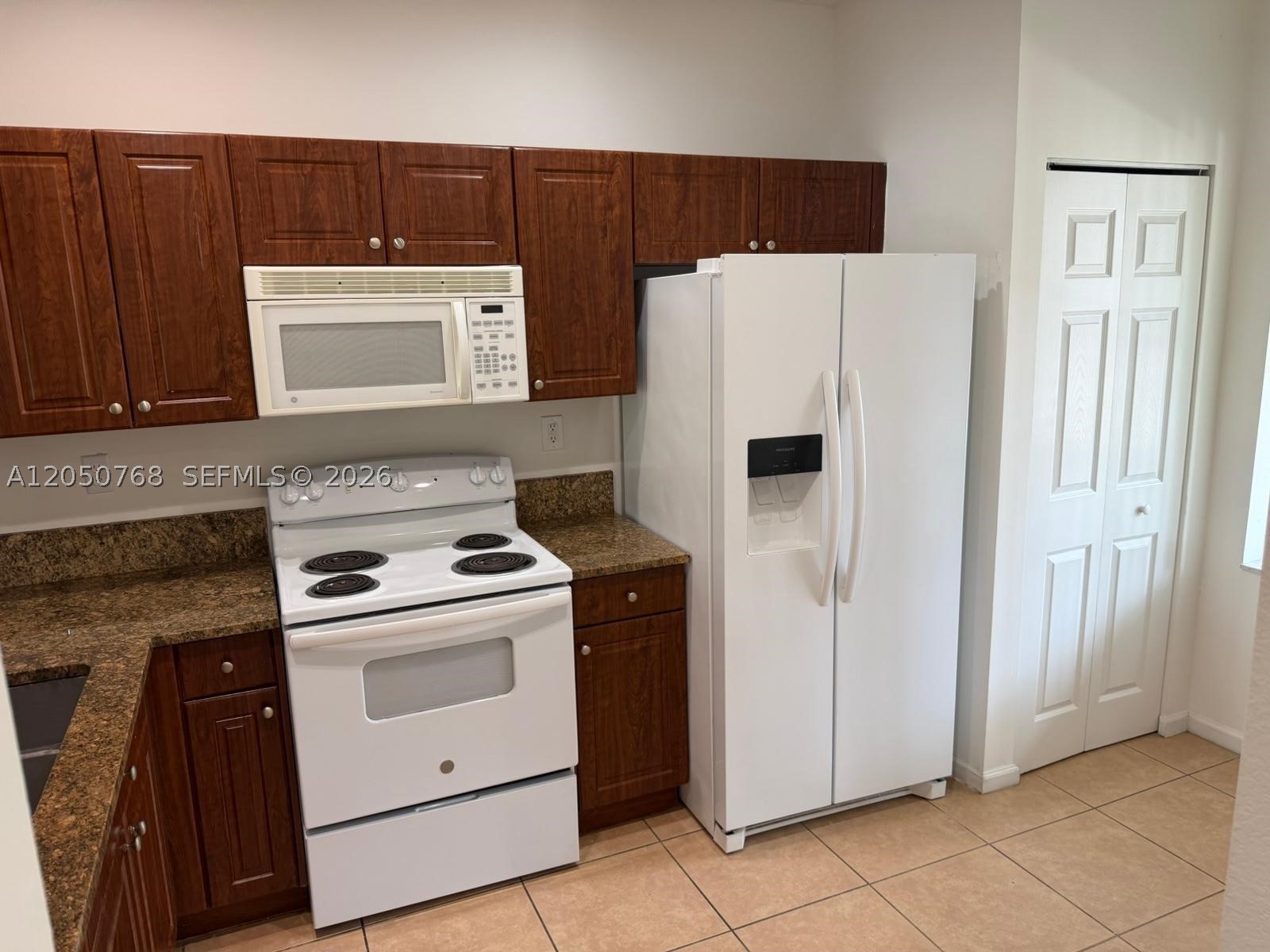 Beautiful townhouse in Tuscany. Very quiet and gated community with pool, security patrol and children playground. Tile on 1st floor and wood on 2nd floor. Great location, close to highway University Dr and Florida Turnpike convenient to shopping and restaurants. Available Immediately after Association Approval.