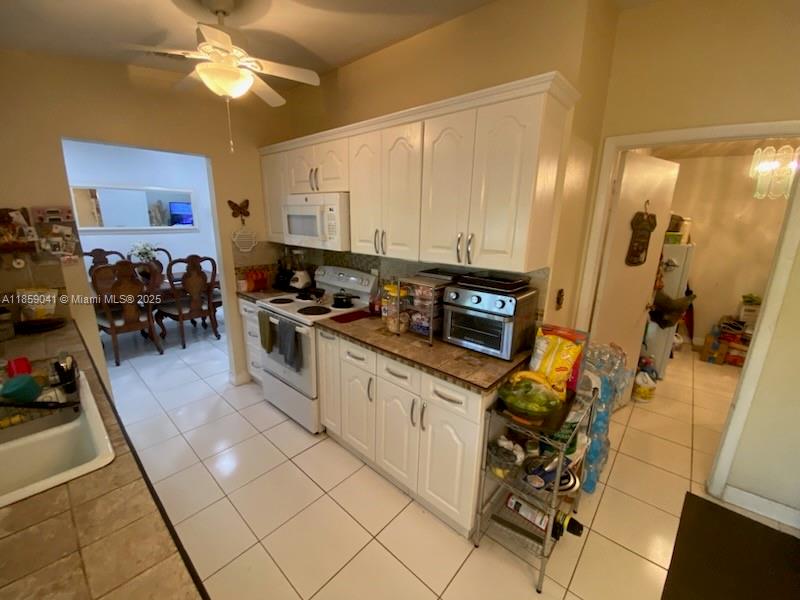 MEADOW WOOD MANOR #4 - Residential