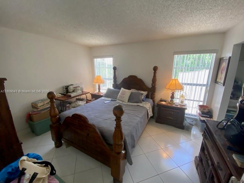 MEADOW WOOD MANOR #4 - Residential
