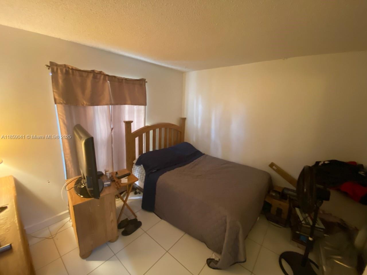 MEADOW WOOD MANOR #4 - Residential