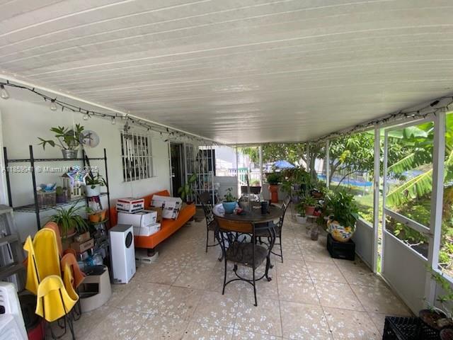 MEADOW WOOD MANOR #4 - Residential