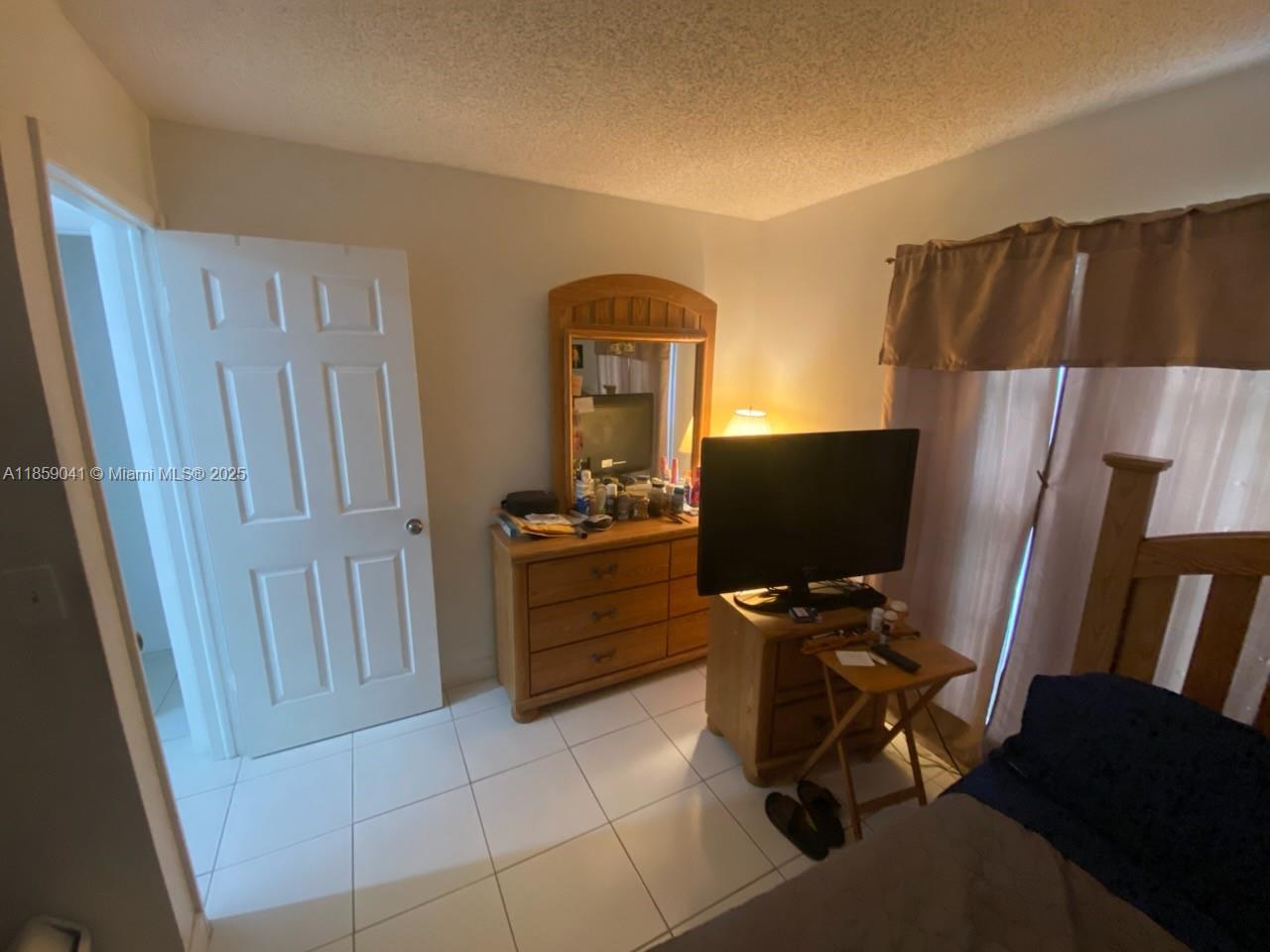 MEADOW WOOD MANOR #4 - Residential