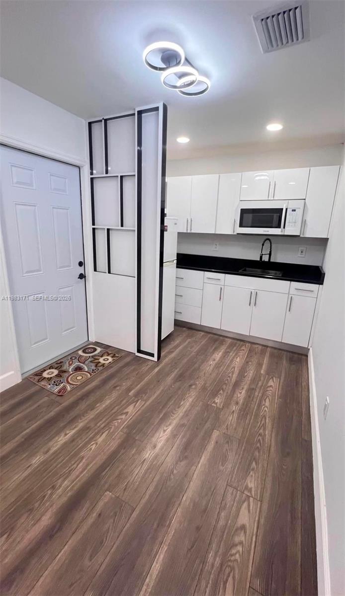 WINSTON PARK UNIT ONE - Residential Lease