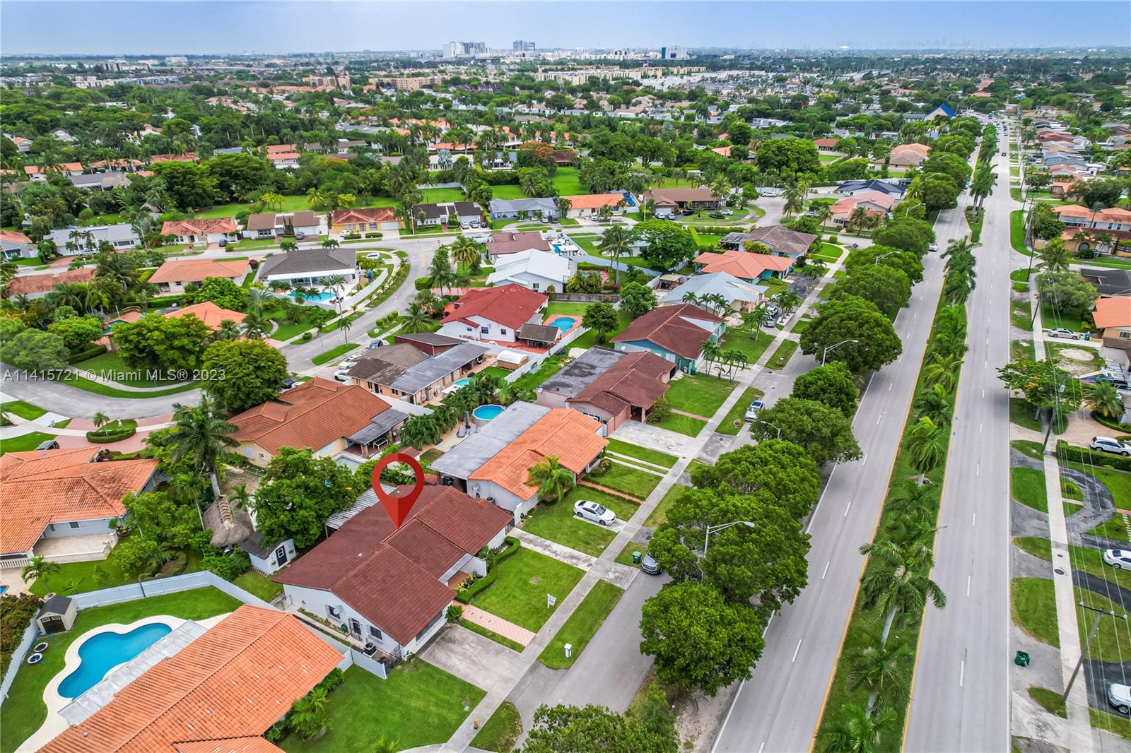 INTERNATIONAL GARDENS SEC - Residential