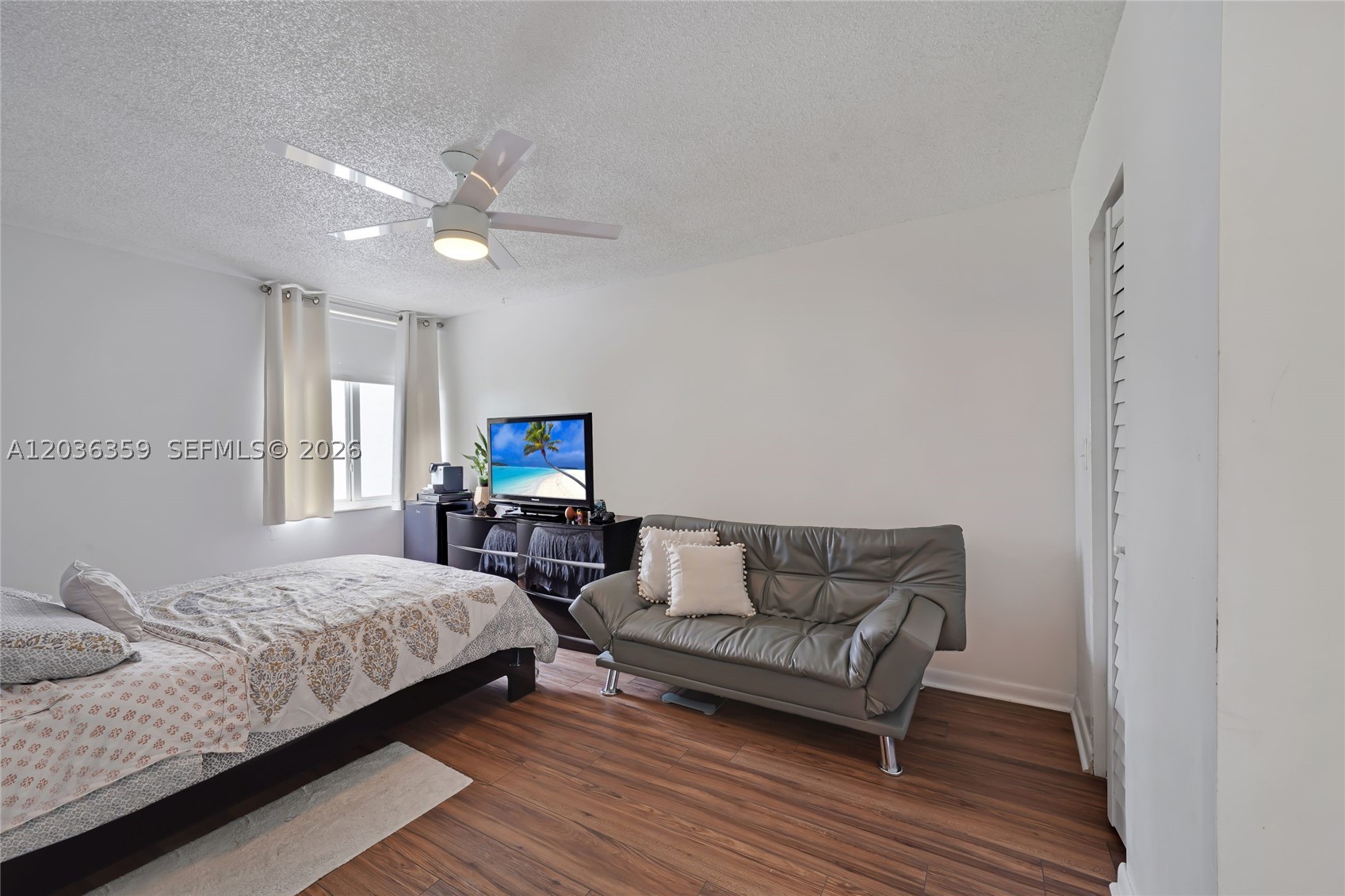 CARIBBEAN BREEZE CONDO - Residential