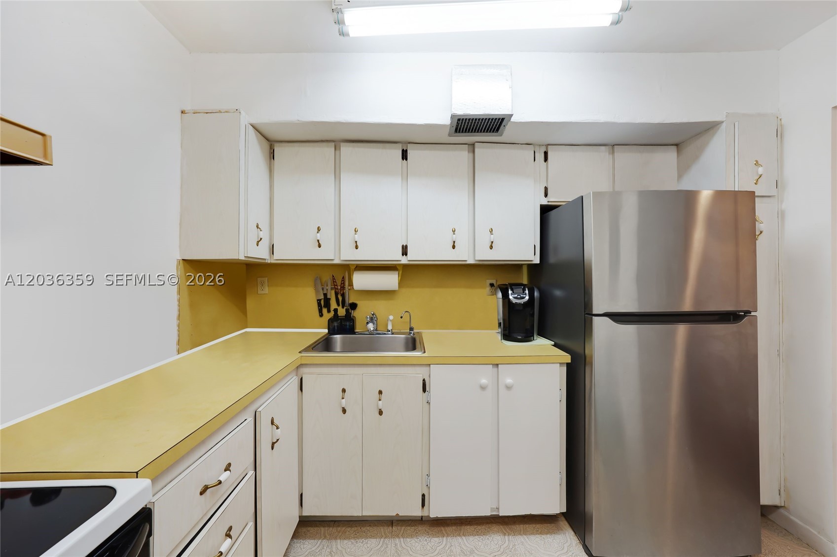 CARIBBEAN BREEZE CONDO - Residential