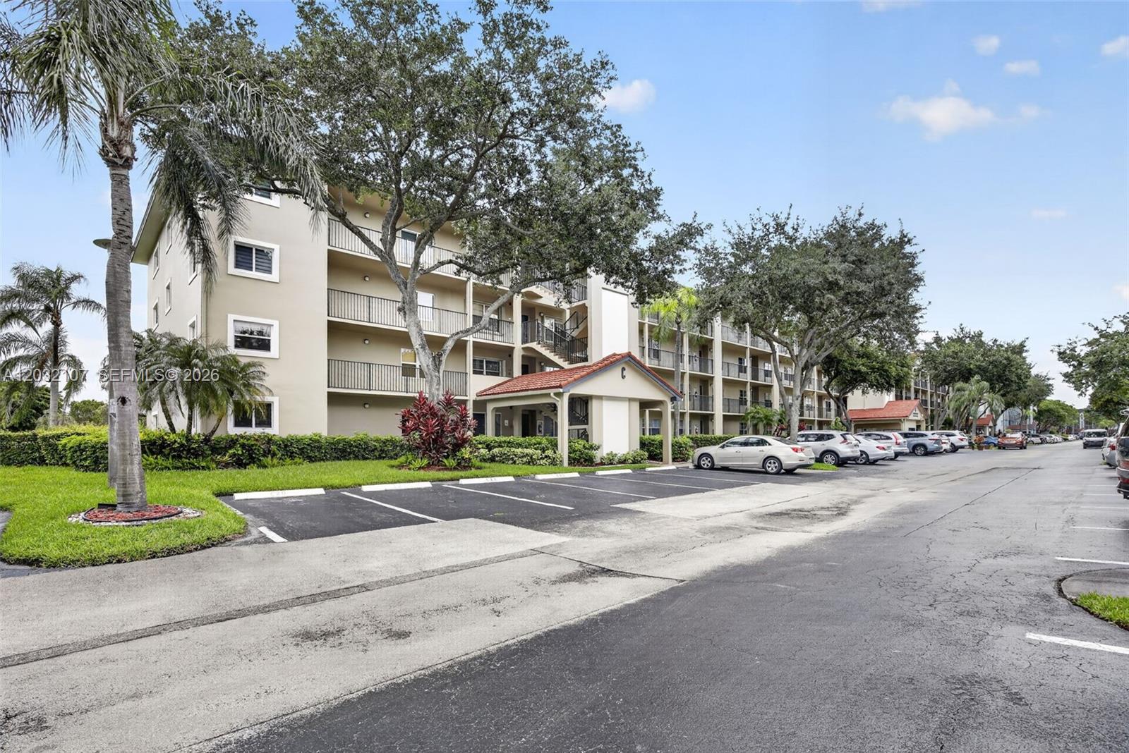 CAMBRIDGE AT CENTURY - Residential
